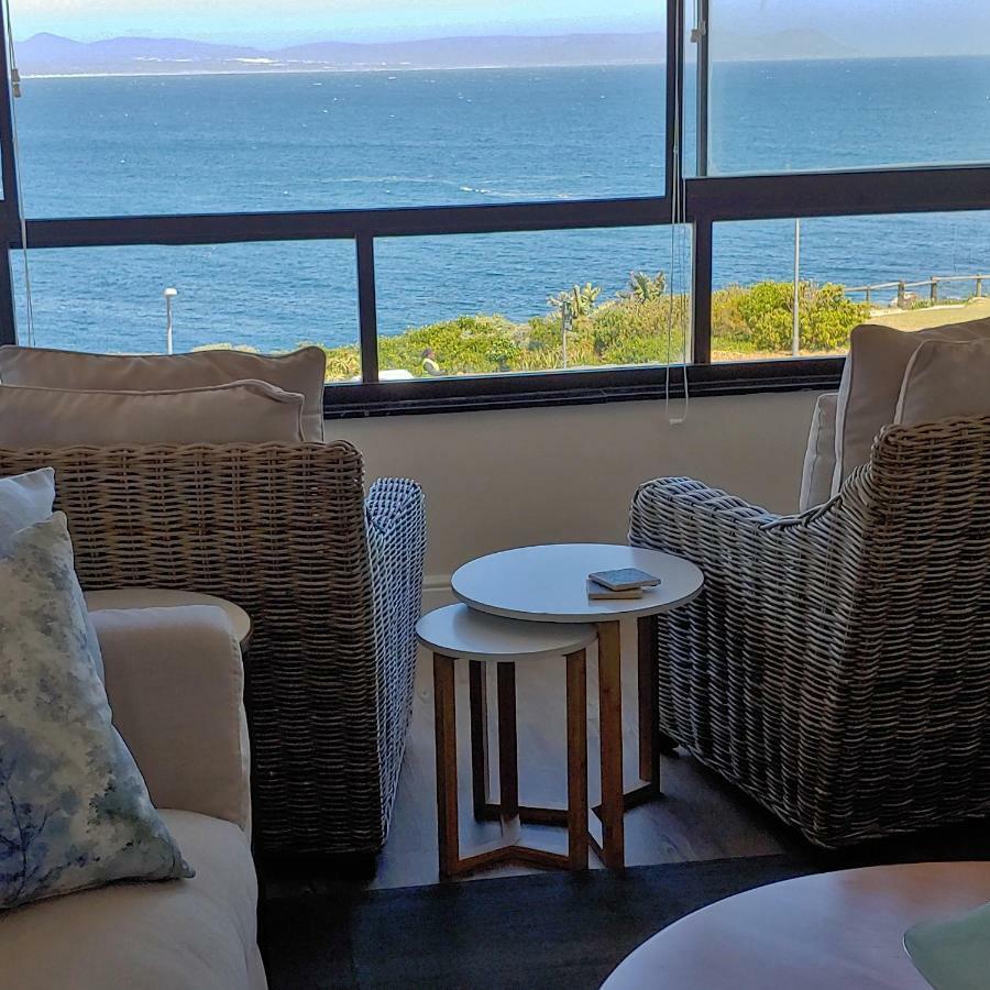 The Sun, Whales & Waves - Seafront Apartment Германус Екстер'єр фото